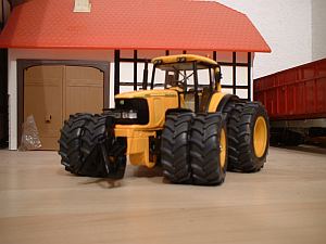 John Deere 6620 in Gelb mit Terrareifen